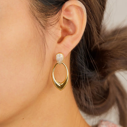 Boucles d’oreilles pendantes goutte dorée