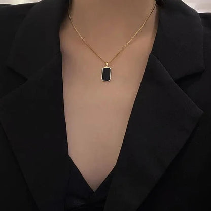 Collier Pendentif Noir