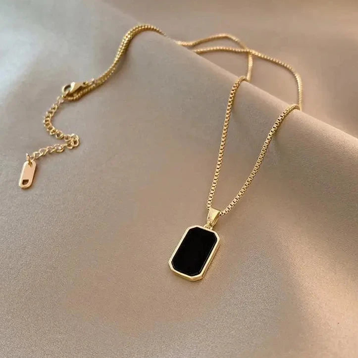 Collier Pendentif Noir